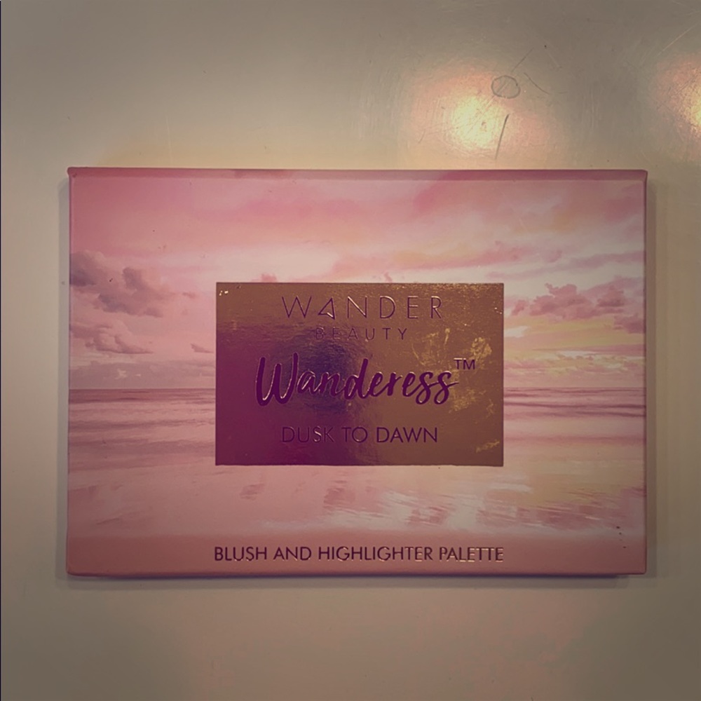 XSOLDX Wander Beauty Dusk to Dawn blush & hilighter